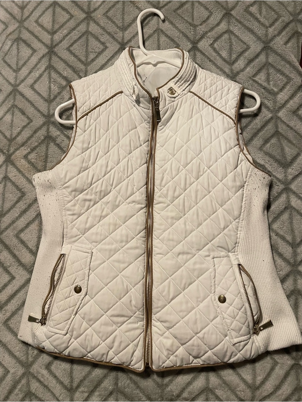 Quilted Sleeveless Vest Jacket - White